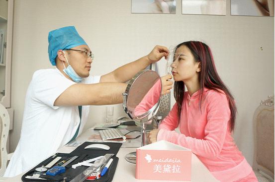 看得出小变化吗?双眼皮矫正+缩鼻翼